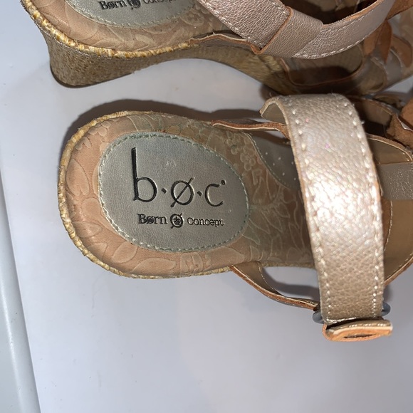 9 Edith BOC Champagne Floral Cutout Wedge - Picture 7 of 16